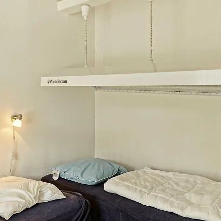 Holiday home Four-bedroom In 5