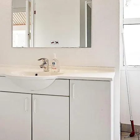 Modern Cedar Near - By Traum Holiday home *